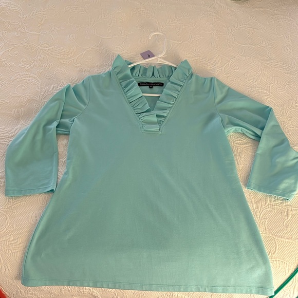 Ruffle collar 3/4 sleeve top in mint green (m) - Picture 1 of 3